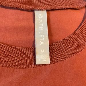 Boxy athleta t-shirt! Slightly cropped!
